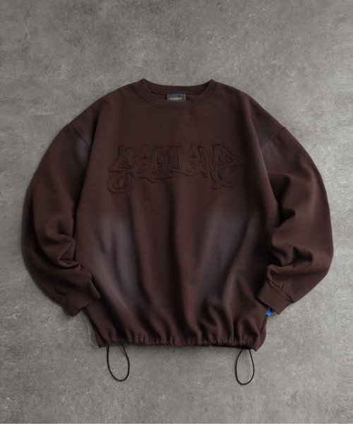 SEQUENZ(シークエンズ)の「【SEQUENZ/シークエンズ】vintage finishing logo sweatshirt/別注 ヴィンテージライクフェード加工 クルーネックスウェット(スウェット・メンズ・ダークブラウン/ブラック/ピンク/ダークネイビー・L/M/S)」の2枚目の写真