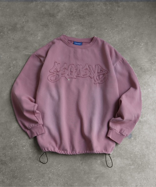 SEQUENZ(シークエンズ)の「【SEQUENZ/シークエンズ】vintage finishing logo sweatshirt/別注 ヴィンテージライクフェード加工 クルーネックスウェット(スウェット・メンズ・ダークブラウン/ブラック/ピンク/ダークネイビー・L/M/S)」の4枚目の写真