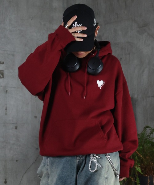 ILL'S(イルズ)の「裏起毛 ハート ワンポイント刺繍 パーカー フーディー メンズ レディース ユニセックス(パーカー・メンズ・レッド/ブラック/ホワイト・L/M)」の17枚目の写真
