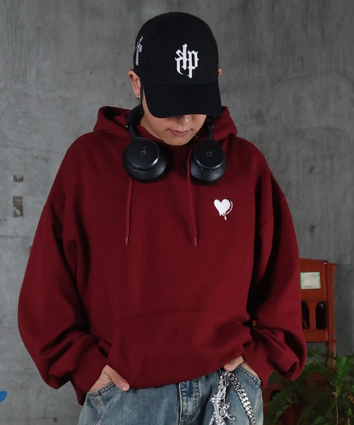 ILL'S(イルズ)の「裏起毛 ハート ワンポイント刺繍 パーカー フーディー メンズ レディース ユニセックス(パーカー・メンズ・レッド/ブラック/ホワイト・L/M)」の13枚目の写真