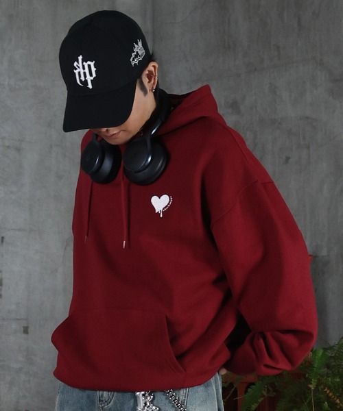 ILL'S(イルズ)の「裏起毛 ハート ワンポイント刺繍 パーカー フーディー メンズ レディース ユニセックス(パーカー・メンズ・レッド/ブラック/ホワイト・L/M)」の18枚目の写真