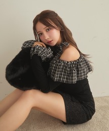TITTY&CO.(ティティーアンドコー)のチェックフリルオフショルダートップス(Tシャツ/カットソー)
