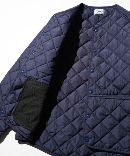 PENNEYS（ぺニーズ）の「PENNEY'S ぺニーズ / THE FOX STANDARD QUILT CREW CARDIGAN（ナイロンジャケット・メンズ・ネイビー/グレー/ブラック/ブラウン・MEDIUM/LARGE）」の10枚目の写真