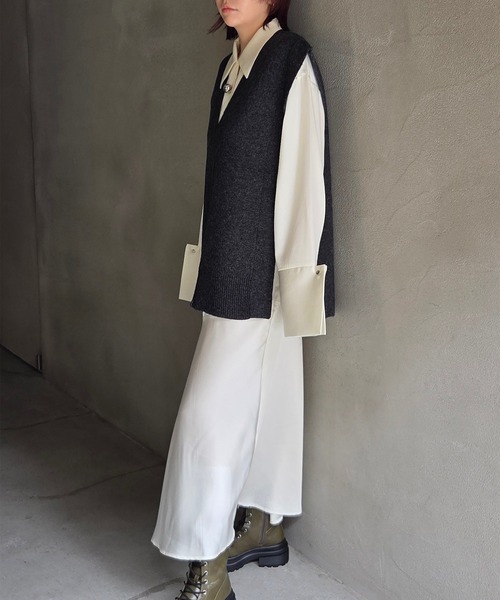 Ameri(アメリ)の「KNIT VEST SET SATIN DRESS(ドレス・レディース・ブラック/アイボリー/ライトグリーン・MEDIUM/SMALL)」の9枚目の写真