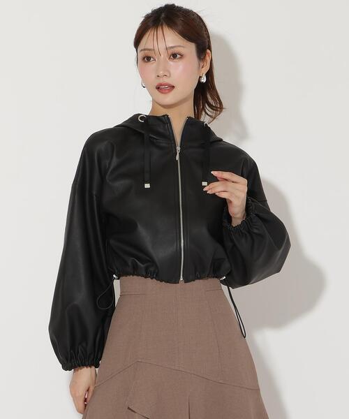 AND COUTURE(アンドクチュール)の「フェイクレザーブルゾン(ブルゾン・レディース・ベージュ/ブラック/ブラウン・FREE)」の2枚目の写真