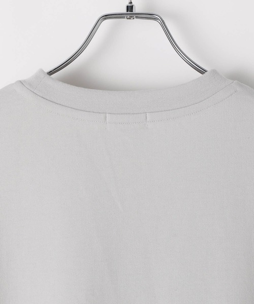LEPSIM(レプシィム)の「袖キャザー異素材プルオーバー 582457(Tシャツ/カットソー・レディース・ブラック/ライトグレー/アイボリー・FREE)」の13枚目の写真
