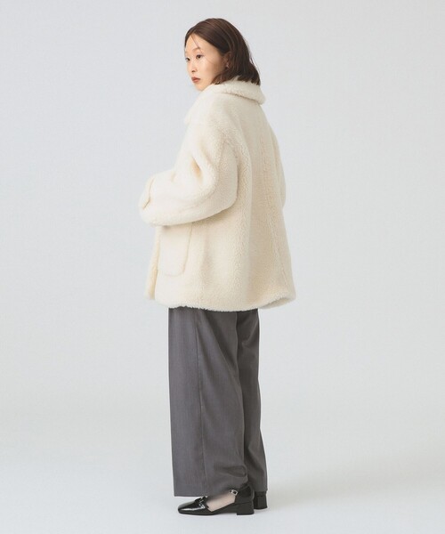 Ray BEAMS（レイビームス）の「ボア ビッグ ポケット ハーフ コート（その他アウター・レディース・ダークブラウン/オフホワイト・0/1）」の4枚目の写真