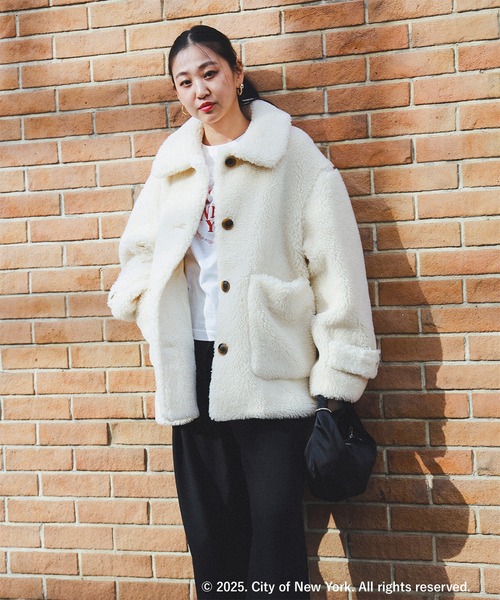 Ray BEAMS(レイビームス)の「ボア ビッグ ポケット ハーフ コート(その他アウター・レディース・ダークブラウン/オフホワイト・0/1)」の5枚目の写真