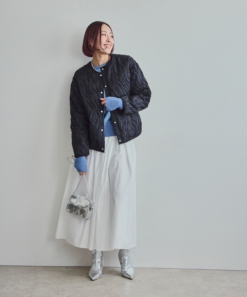 LHELBIE(レルビエ)の「ライトパファージャケット(ノーカラージャケット・レディース・カーキ/ブラック/オフホワイト・M)」の6枚目の写真
