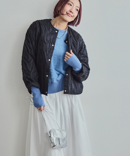 LHELBIE(レルビエ)の「ライトパファージャケット(ノーカラージャケット・レディース・カーキ/ブラック/オフホワイト・M)」の4枚目の写真