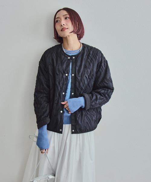 LHELBIE(レルビエ)の「ライトパファージャケット(ノーカラージャケット・レディース・カーキ/ブラック/オフホワイト・M)」の10枚目の写真