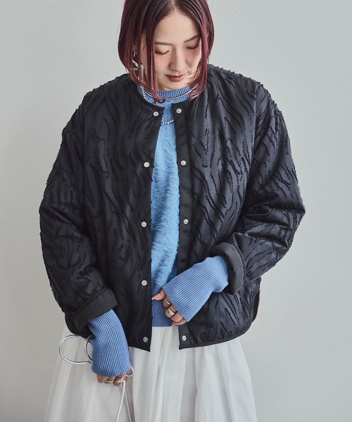 LHELBIE(レルビエ)の「ライトパファージャケット(ノーカラージャケット・レディース・カーキ/ブラック/オフホワイト・M)」の11枚目の写真