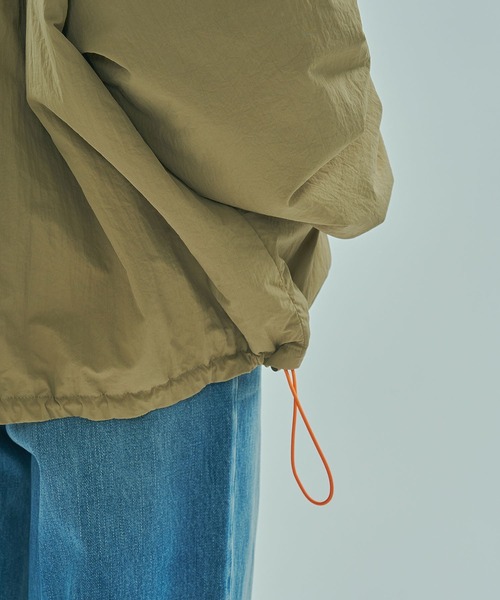 UMBRO(アンブロ)の「(UMBRO × ROSE BUD)NYLON PUFFER JACKET(その他アウター・レディース・ベージュ/バーガンディー・ONE SIZE)」の10枚目の写真