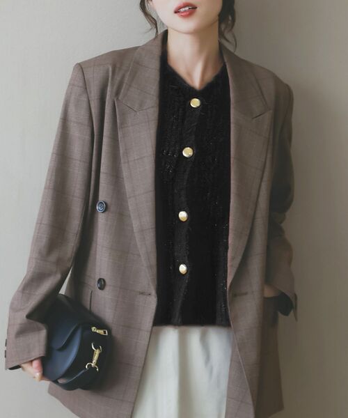 le.coeur blanc（ルクールブラン）の「《WEB限定アイテム》フェザーヤーンラメニットベスト（ベスト・レディース・サックスブルー/オレンジ/ブラック/アイボリー・38）」の3枚目の写真