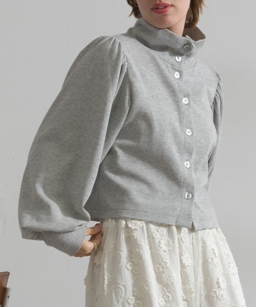 enhaut(アンオート)の「天竺編みスウェッティ パフスリーブ クロップド丈 カーディガン(Tシャツ/カットソー・レディース・ブラック/杢グレー/ブルー/ブラウン/レッド・FREE)」の11枚目の写真