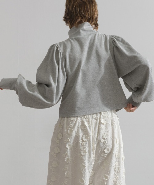 enhaut(アンオート)の「天竺編みスウェッティ パフスリーブ クロップド丈 カーディガン(Tシャツ/カットソー・レディース・ブラック/杢グレー/ブルー/ブラウン/レッド・FREE)」の12枚目の写真