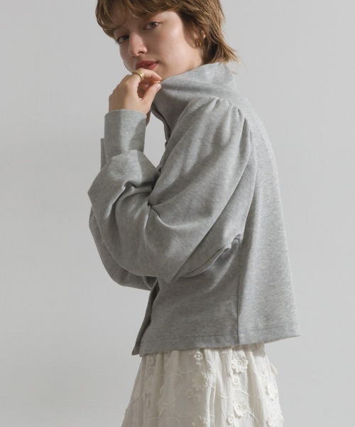 enhaut(アンオート)の「天竺編みスウェッティ パフスリーブ クロップド丈 カーディガン(Tシャツ/カットソー・レディース・ブラック/杢グレー/ブルー/ブラウン/レッド・FREE)」の13枚目の写真