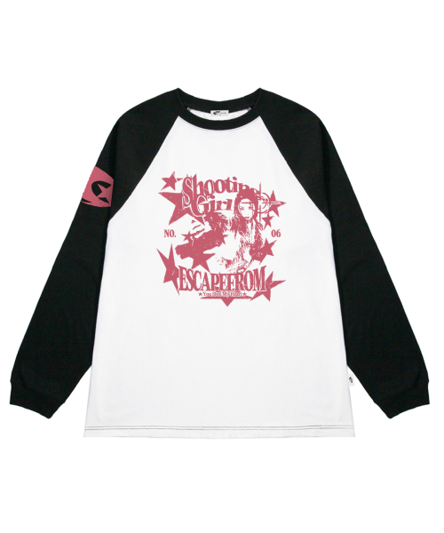 ESCAPEFROM(エスケープフロム)の「シューティングガールプリントロングスリーブブラック(Tシャツ/カットソー・レディース・その他・MEDIUM/LARGE/SMALL)」の1枚目の写真