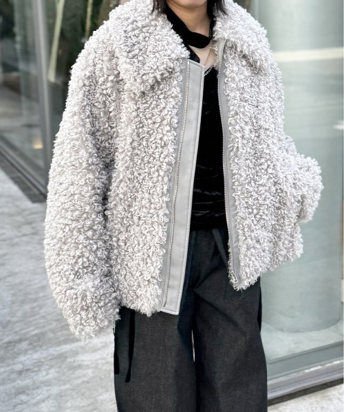 LOVELESS（ラブレス）の「【UNISEX】カルガンラムライクファーブルゾン（ブルゾン・メンズ・ブラック/ブラウン系その他5/ライトグレー・M/L）」の4枚目の写真