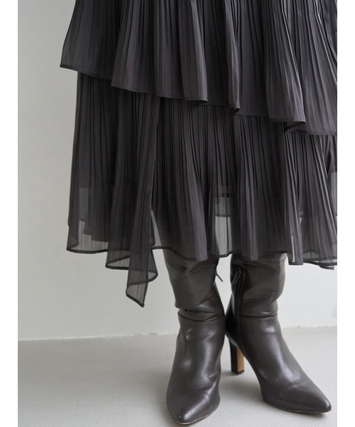 SNIDEL（スナイデル）の「Sustainableプリーツティアードロングスカート（スカート・レディース・チャコールグレー/アイボリー/ドット・0/1）」の17枚目の写真