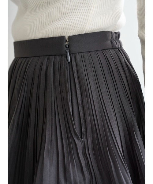 SNIDEL（スナイデル）の「Sustainableプリーツティアードロングスカート（スカート・レディース・チャコールグレー/アイボリー/ドット・0/1）」の19枚目の写真