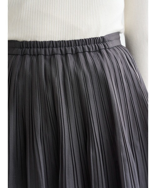 SNIDEL（スナイデル）の「Sustainableプリーツティアードロングスカート（スカート・レディース・チャコールグレー/アイボリー/ドット・0/1）」の20枚目の写真