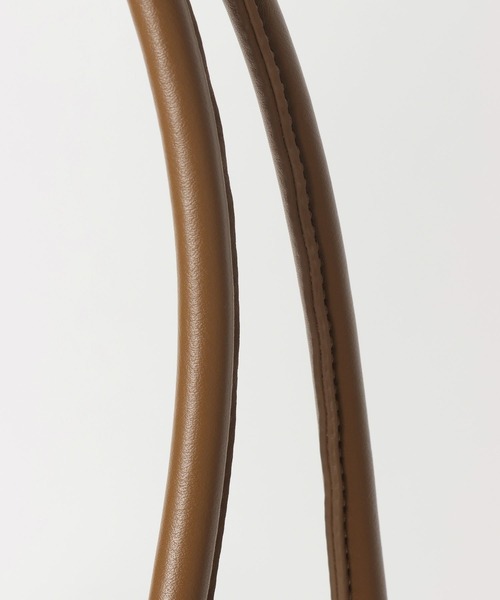 Elura(エルーラ)の「ワイドリュクスベルトトート(ハンドバッグ・レディース・ブラック/キャメル・FREE)」の14枚目の写真