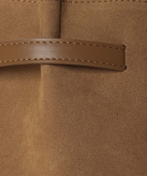 Elura(エルーラ)の「ワイドリュクスベルトトート(ハンドバッグ・レディース・ブラック/キャメル・FREE)」の16枚目の写真