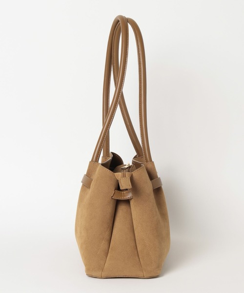 Elura(エルーラ)の「ワイドリュクスベルトトート(ハンドバッグ・レディース・ブラック/キャメル・FREE)」の5枚目の写真