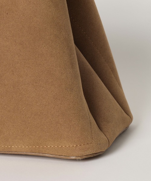 Elura(エルーラ)の「ワイドリュクスベルトトート(ハンドバッグ・レディース・ブラック/キャメル・FREE)」の8枚目の写真