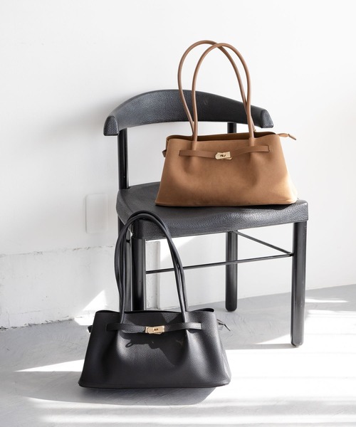 Elura(エルーラ)の「ワイドリュクスベルトトート/633018(ハンドバッグ・レディース・ブラック/キャメル・FREE)」の19枚目の写真