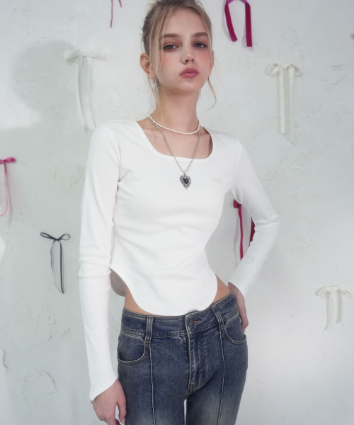 Vivacious(ビバシャス)の「Ligne Belle Top_2Colors(Tシャツ/カットソー・レディース・ホワイト/ブラック・SMALL/MEDIUM)」の3枚目の写真