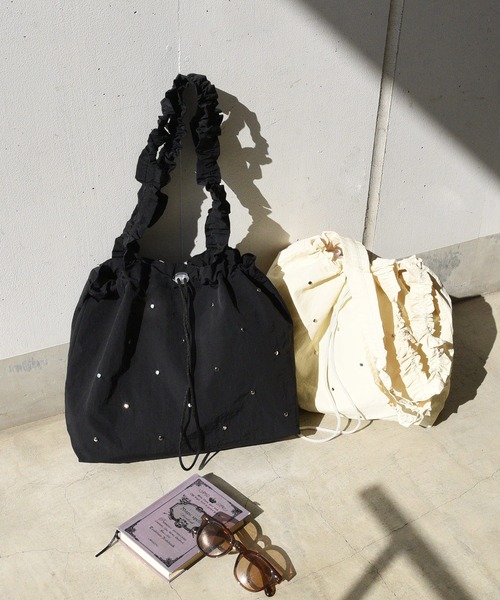 styiro(スタイロ)の「くしゅくしゅショルダー ドロストトートバッグ(トートバッグ・レディース・ブラック/アイボリー/ライトブルー・FREE)」の18枚目の写真