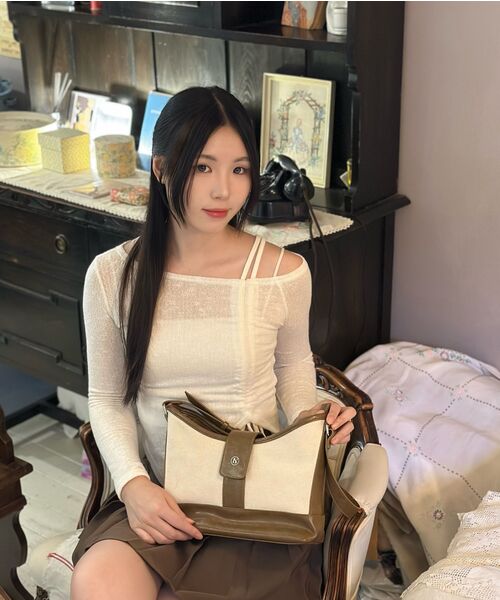 LENEORO(ルネオロ)の「ベラルテショルダーバッグ(3色)(ショルダーバッグ・レディース・ブラック/アイボリー/モカ・FREE)」の13枚目の写真