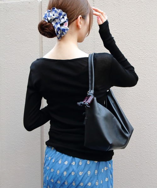 THE SHINZONE(ザ シンゾーン)の「THE SHINZONE/シンゾーン シアーリブロングスリーブTEE SHEER RIB LONG SLEEVE TEE 26SMSCU07(Tシャツ/カットソー・レディース・ネイビー/ブラウン/ブラック・FREE)」の6枚目の写真