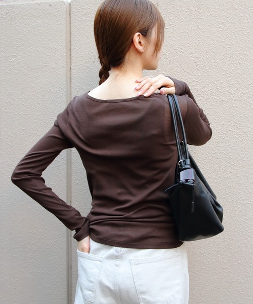 THE SHINZONE(ザ シンゾーン)の「THE SHINZONE/シンゾーン シアーリブロングスリーブTEE SHEER RIB LONG SLEEVE TEE 26SMSCU07(Tシャツ/カットソー・レディース・ネイビー/ブラウン/ブラック・FREE)」の15枚目の写真