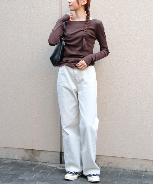 THE SHINZONE(ザ シンゾーン)の「THE SHINZONE/シンゾーン シアーリブロングスリーブTEE SHEER RIB LONG SLEEVE TEE 26SMSCU07(Tシャツ/カットソー・レディース・ネイビー/ブラウン/ブラック・FREE)」の17枚目の写真