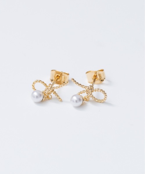 Peony(ピオニー)の「【Peony/ピオニー】/アクリルパール ボウリボンピアス(ピアス(両耳用)・レディース・シルバー/ゴールド・FREE)」の8枚目の写真