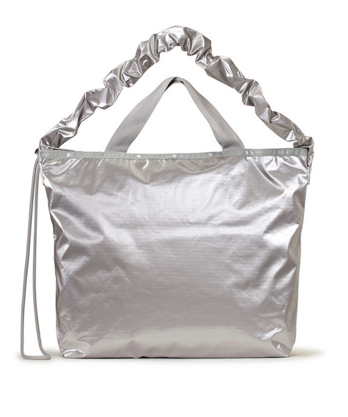 LeSportsac(レスポートサック)の「GH DAILY TOTE フロストシルバーシャイン(トートバッグ・レディース・シルバー・FREE)」の6枚目の写真