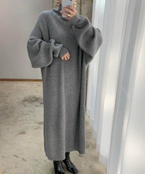 AMELY(エミリー)の「タートルネック ニットロングワンピース(ワンピース・レディース・ブラウン/グレー/ベージュ・フリー)」の4枚目の写真