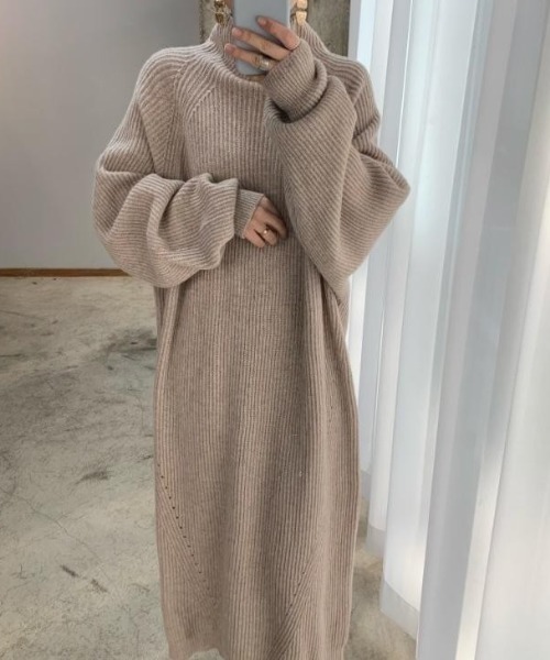 AMELY(エミリー)の「タートルネック ニットロングワンピース(ワンピース・レディース・ブラウン/グレー/ベージュ・フリー)」の9枚目の写真