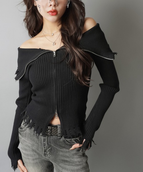 SPINNS(スピンズ)の「ダメージオフショルジップニット(ニット/セーター・レディース・ブラウン/ブラック/グレー・ONESIZE)」の9枚目の写真
