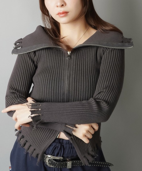 SPINNS(スピンズ)の「ダメージオフショルジップニット(ニット/セーター・レディース・ブラウン/ブラック/グレー・ONESIZE)」の11枚目の写真