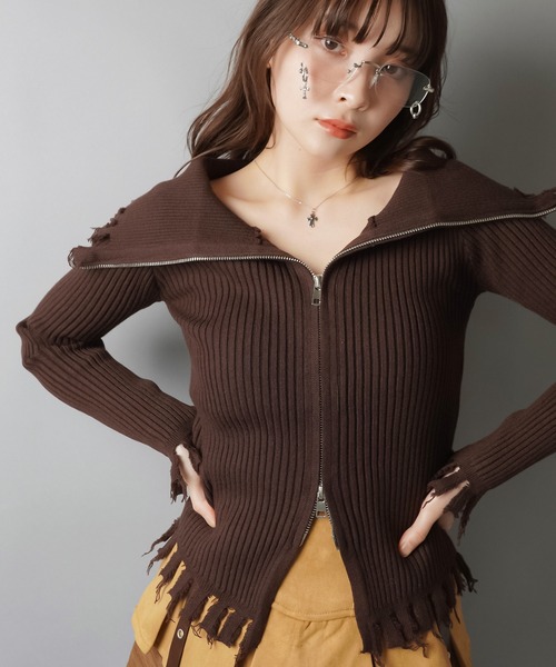 SPINNS(スピンズ)の「ダメージオフショルジップニット(ニット/セーター・レディース・ブラウン/ブラック/グレー・ONESIZE)」の18枚目の写真