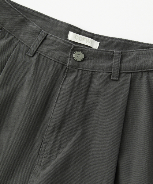 COFWI(コフウィー)の「ワイドツータックコットンポケットパンツチャコール(その他パンツ・メンズ・その他・1(S)/2(M)/3(L))」の5枚目の写真
