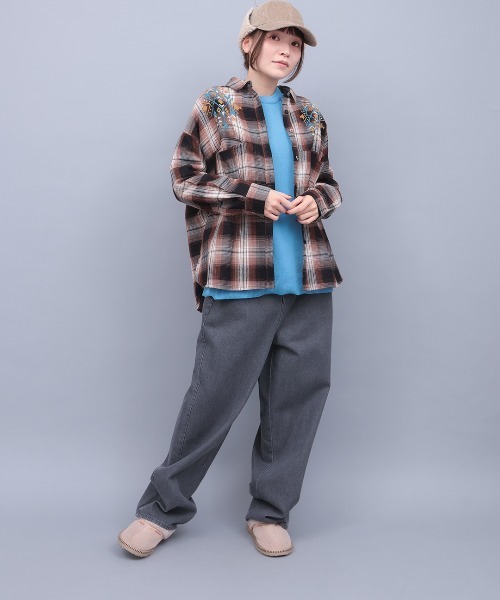 チチカカ（チチカカ）の「サンフェイスエンブロイダリー スウェットライクニットプルオーバー（ニット/セーター・レディース・ブラック/マスタード/ライトブルー・FREE）」の21枚目の写真