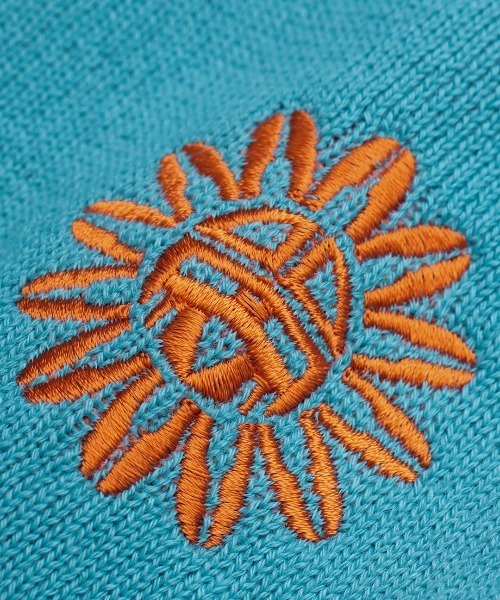 チチカカ（チチカカ）の「サンフェイスエンブロイダリー スウェットライクニットプルオーバー（ニット/セーター・レディース・ブラック/マスタード/ライトブルー・FREE）」の7枚目の写真