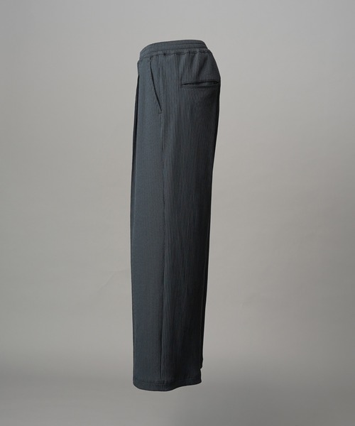 MAISON SPECIAL(メゾンスペシャル)の「《UNISEX》Omega Rib Pin Tuck Prime-Wide Pants/オメガリブピンタックプライムワイドパンツ【MAISON SPECIAL/メゾンスペシャル】■セットアップ対応■(スラックス・メンズ・グレー/チャコールグレー/ブラック・0/1/2)」の7枚目の写真