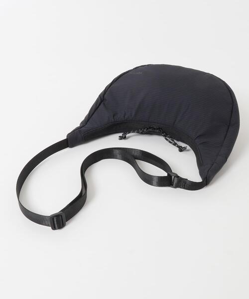 EKAL(エカル)の「Pertex バナナショルダーバック(ショルダーバッグ・メンズ・グレー/ブラック・ONE)」の5枚目の写真
