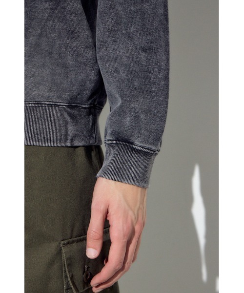 AZUL by moussy(アズールバイマウジー)の「ヴィンテージスウェットトップス(スウェット・メンズ・ブルー/ライトブラック・SMALL/MEDIUM/LARGE)」の12枚目の写真